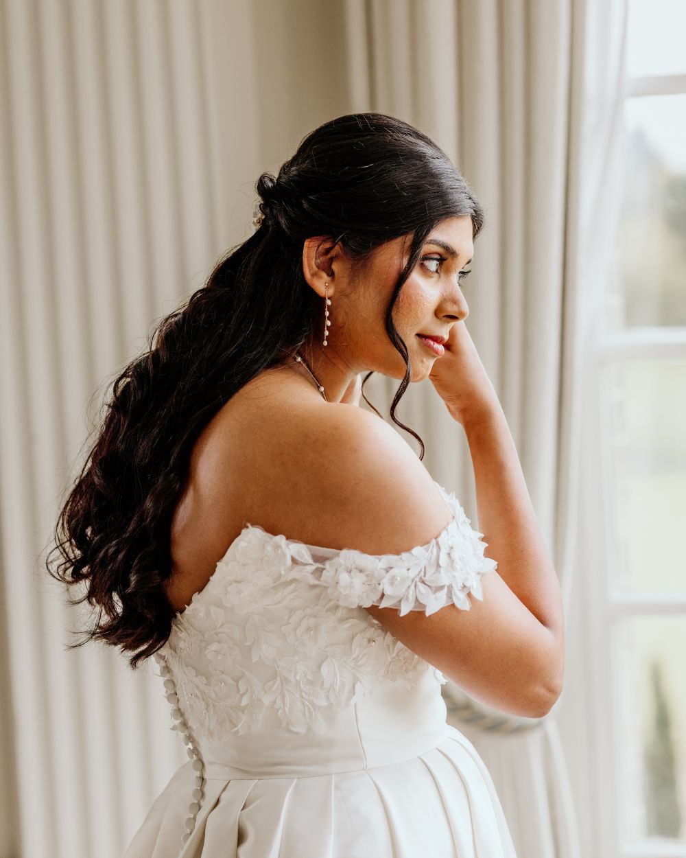 Gimeshi on her wedding day