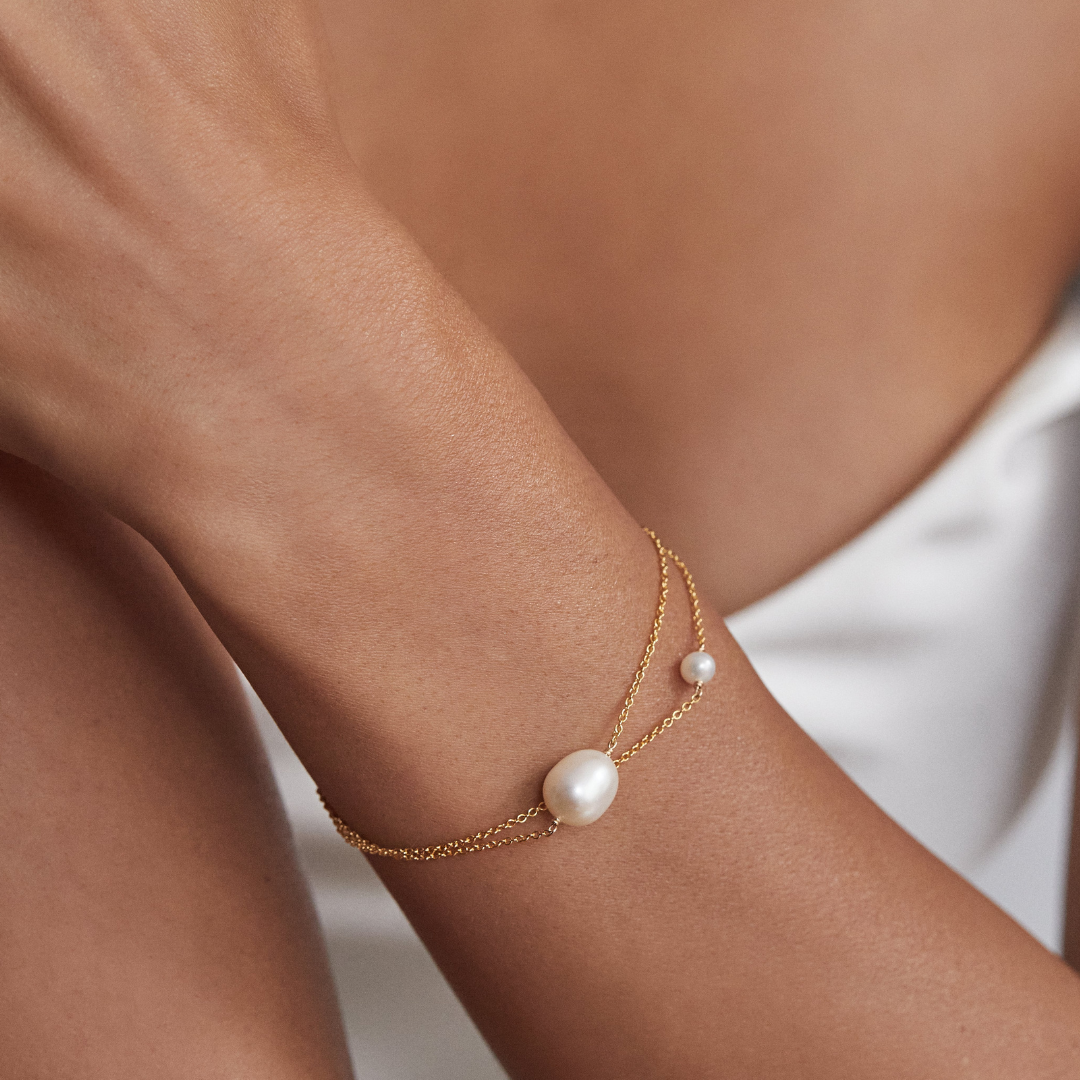 Gold Layered Large and Small Pearl Bracelet