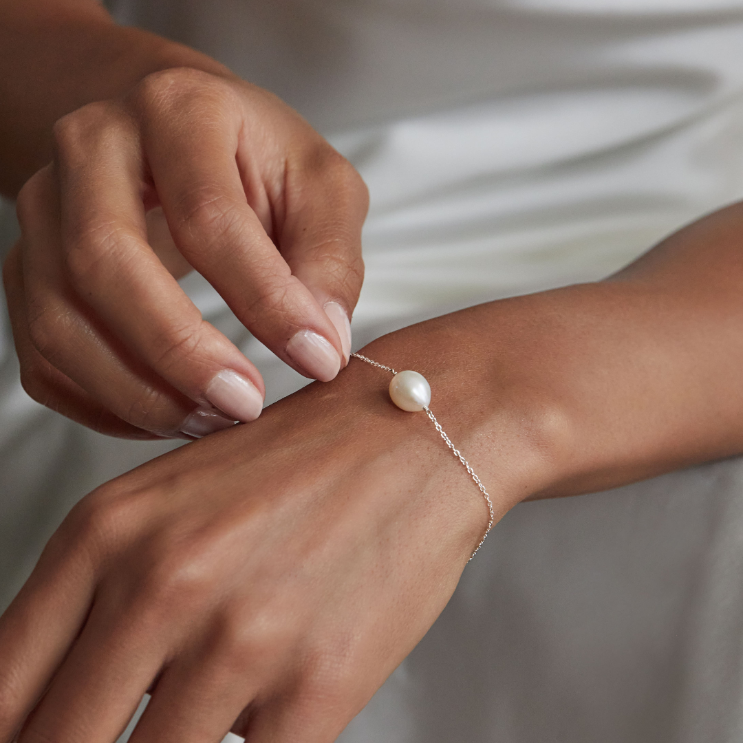 White Gold Large Pearl Bracelet