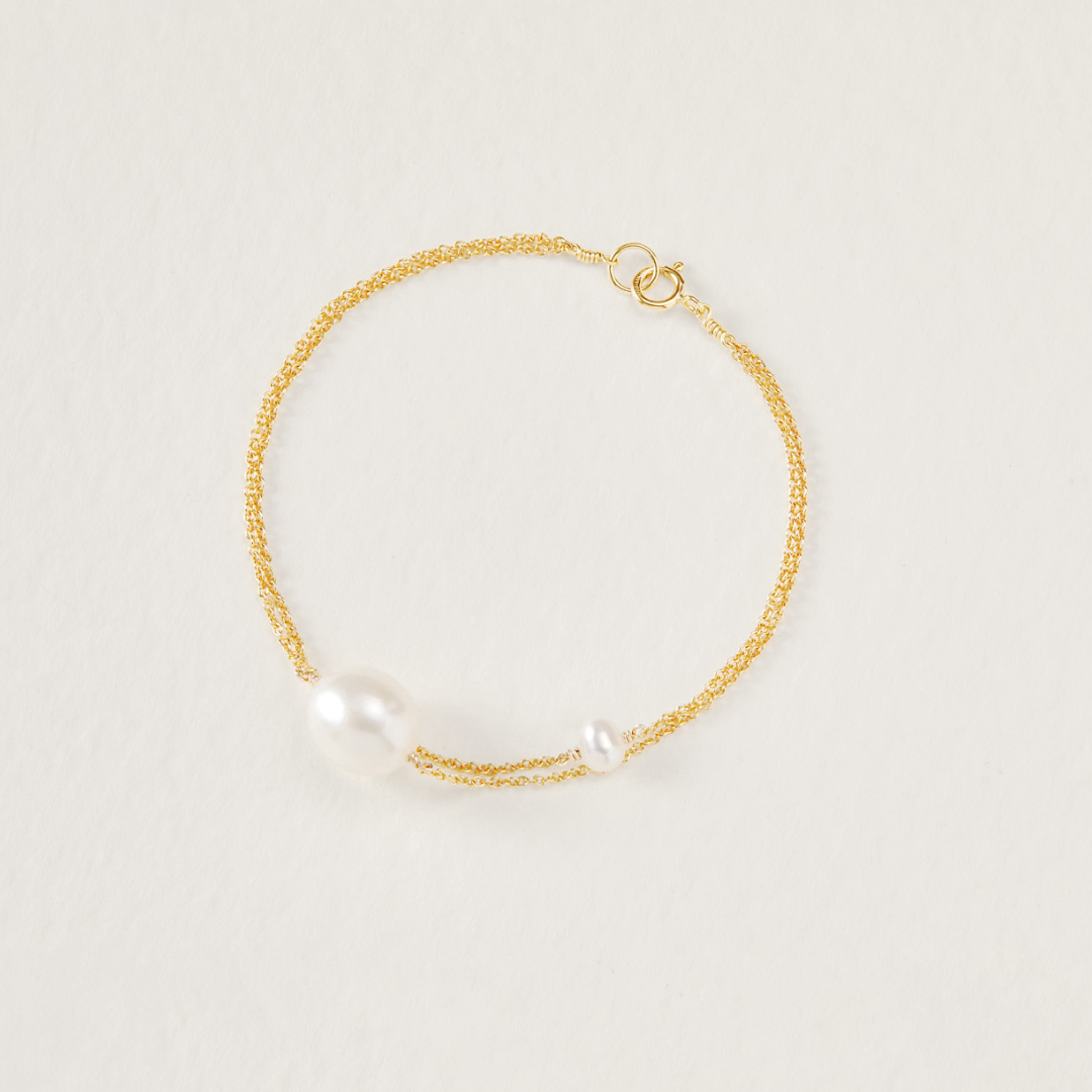 Gold Layered Large and Small Pearl Bracelet