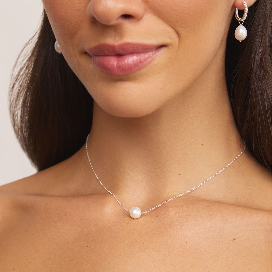 Solid White Gold Medium Single Pearl Choker