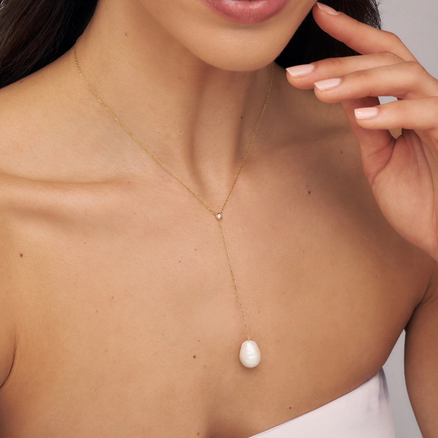 Gold Single Diamond Style Baroque Pearl Lariat Necklace