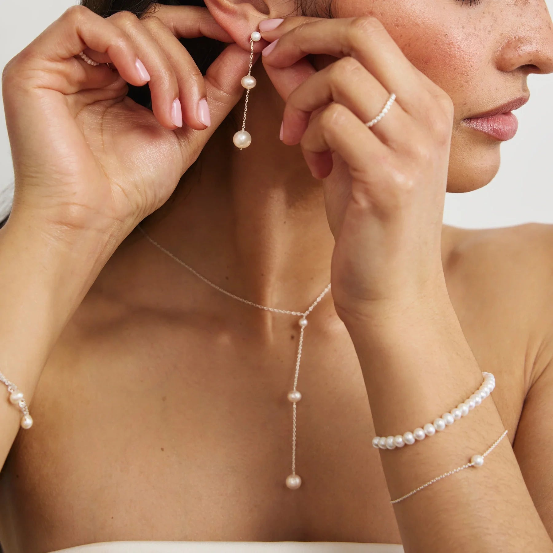 How To Wear Pearls