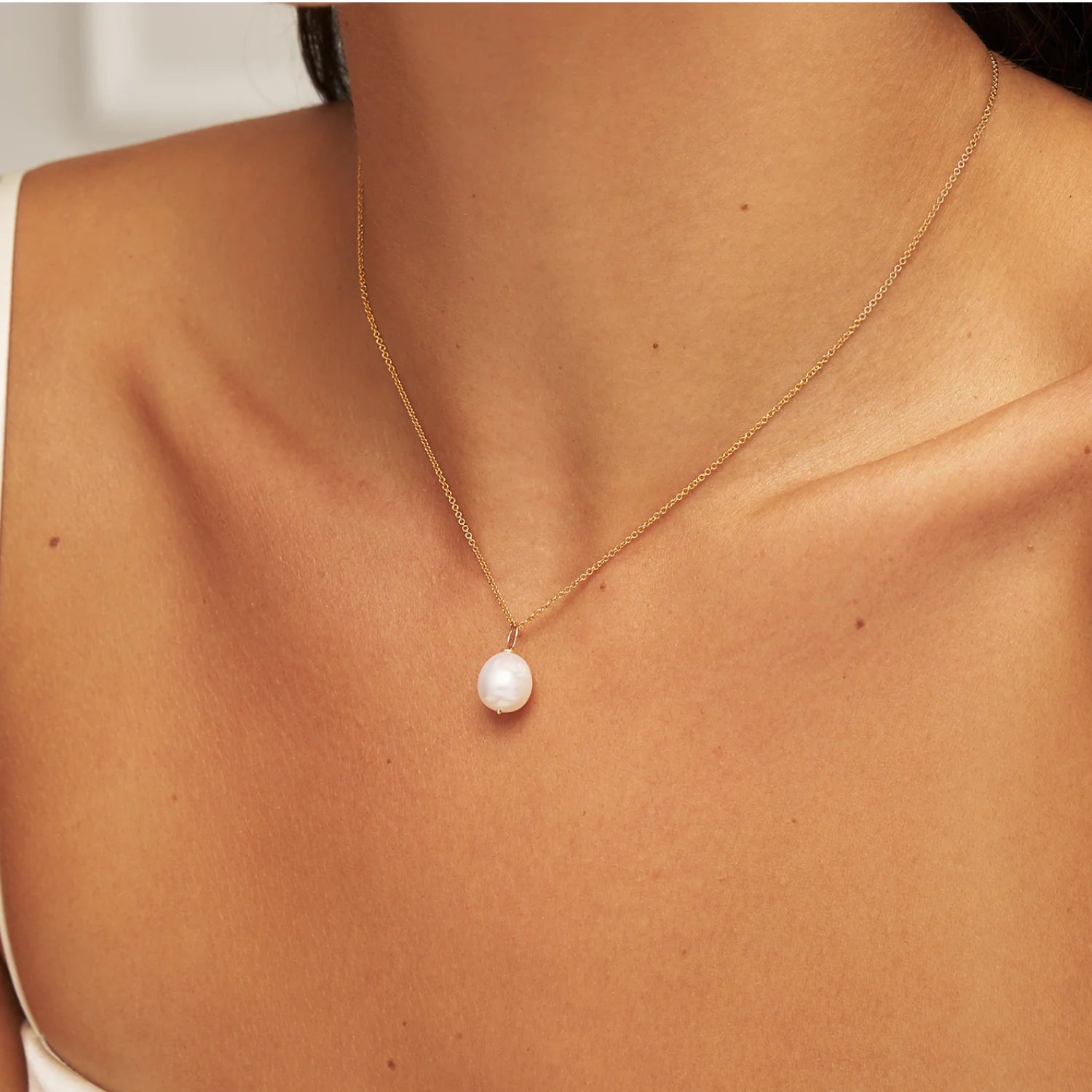 Gold Large Single Pearl Necklace