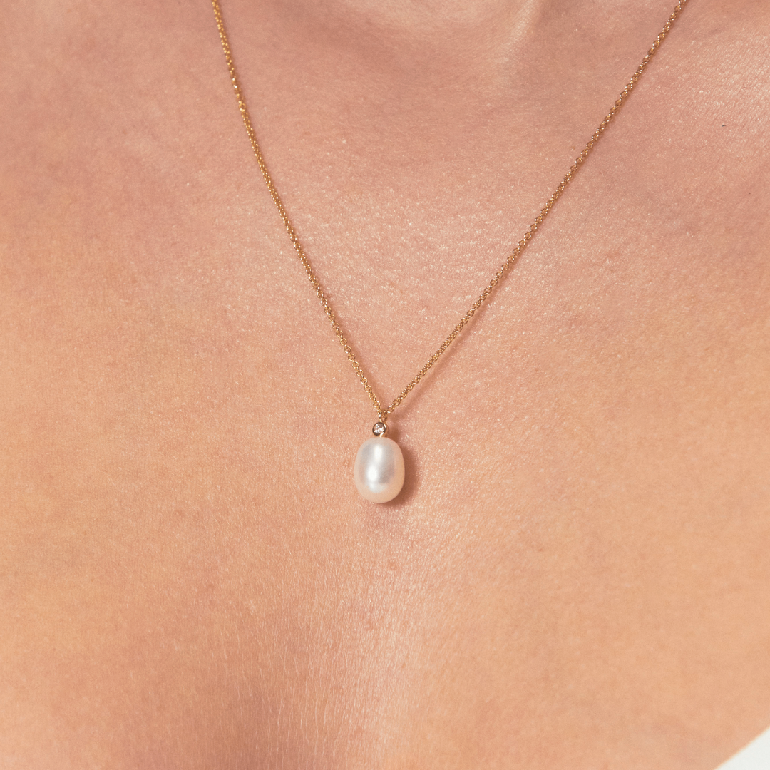 Gold Single Diamond Style Pearl Necklace