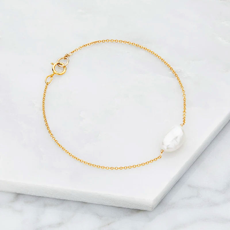 Gold Large Pearl Bracelet