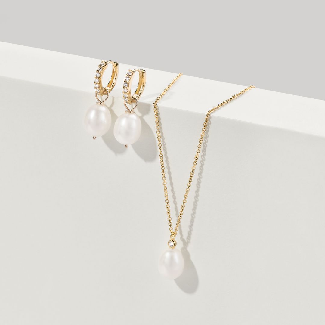 Gold Single Diamond Style Pearl Necklace